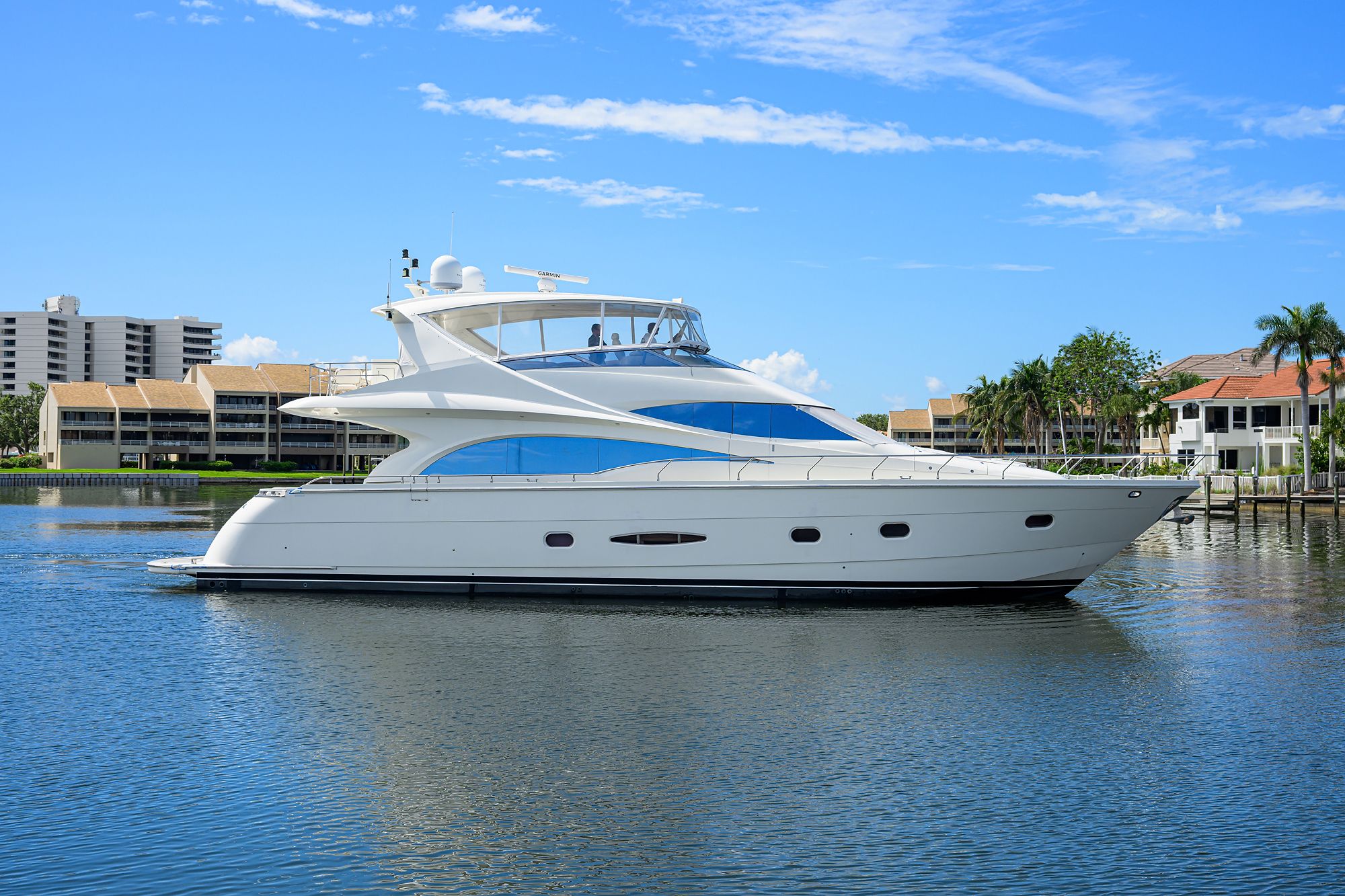Vol Aboard yacht photo 1