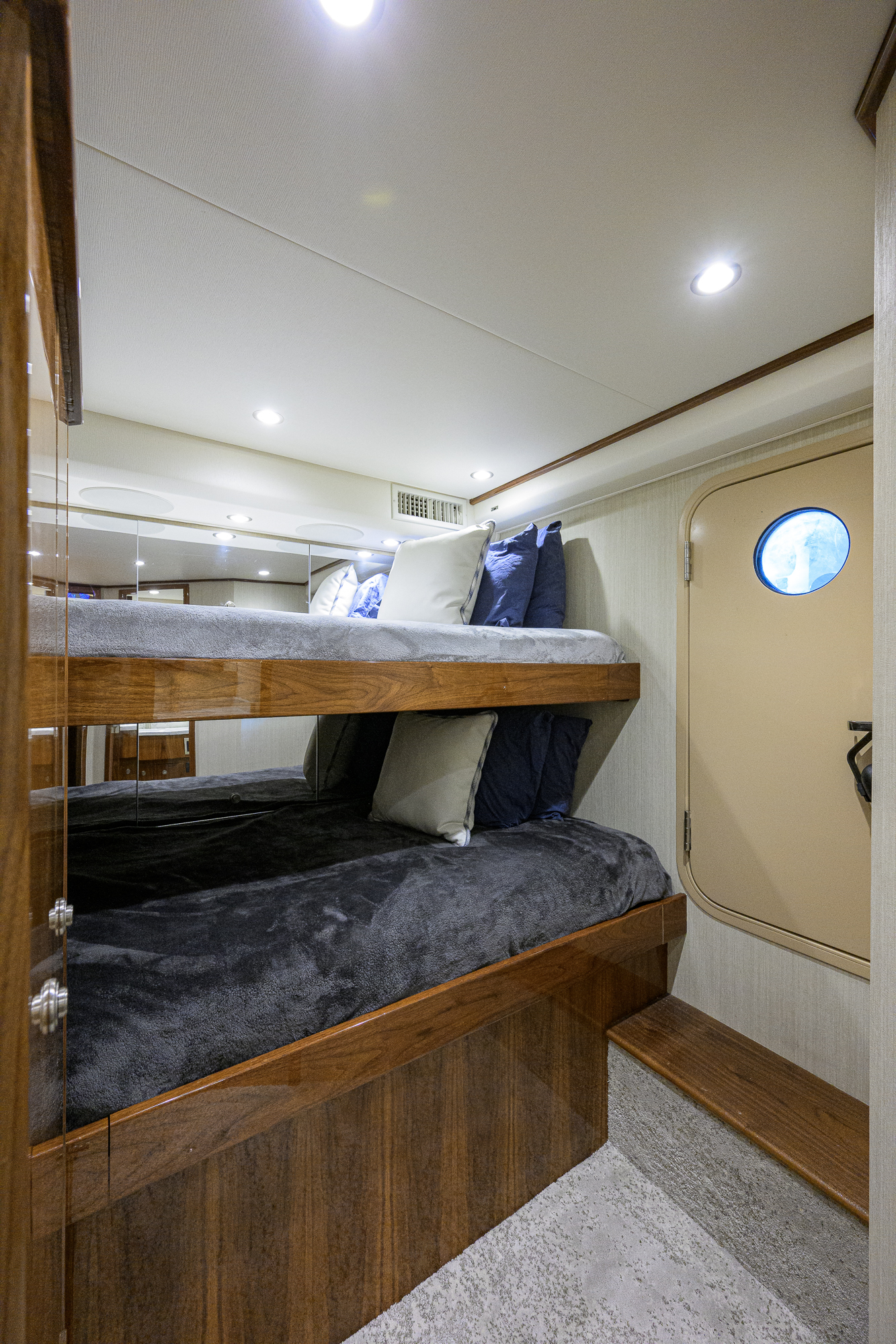The Interview yacht photo 146