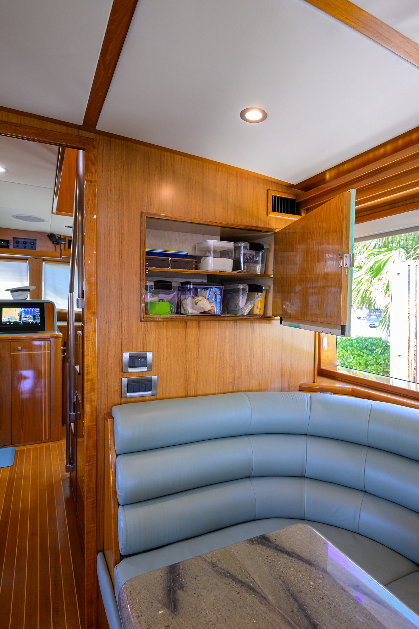Pomboo yacht photo 55