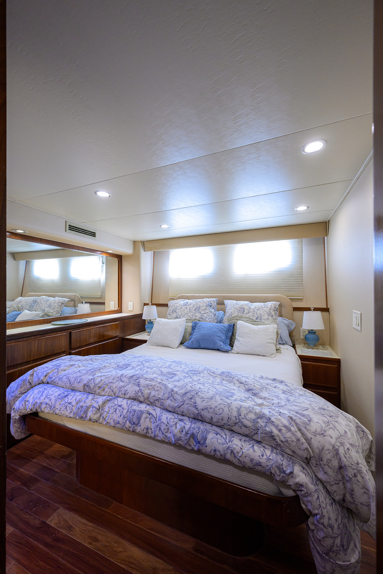Forever Young yacht photo 129