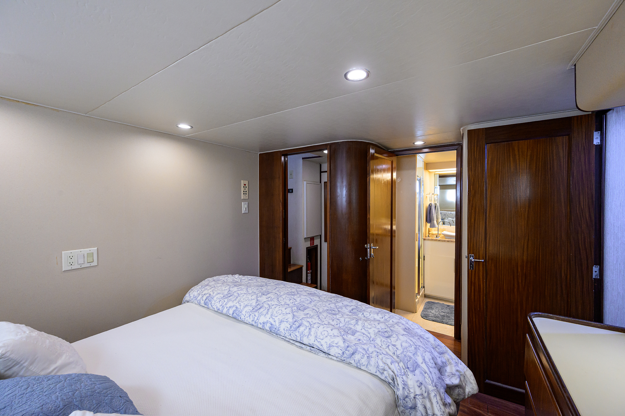 Forever Young yacht photo 133