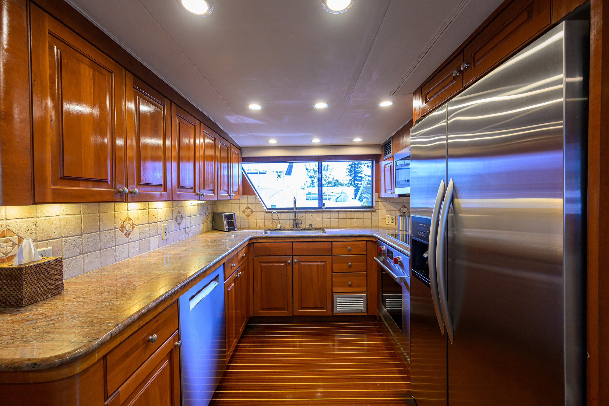 Forever Young yacht photo 97