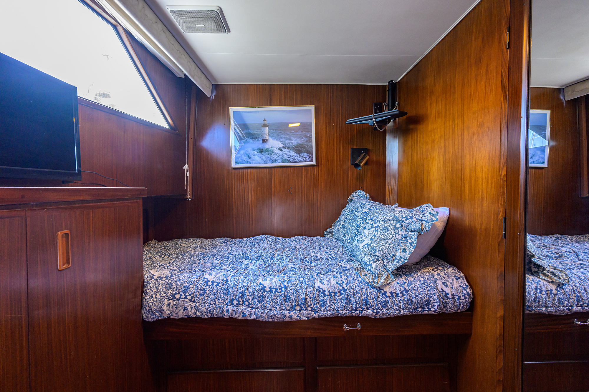 Forever Young yacht photo 123