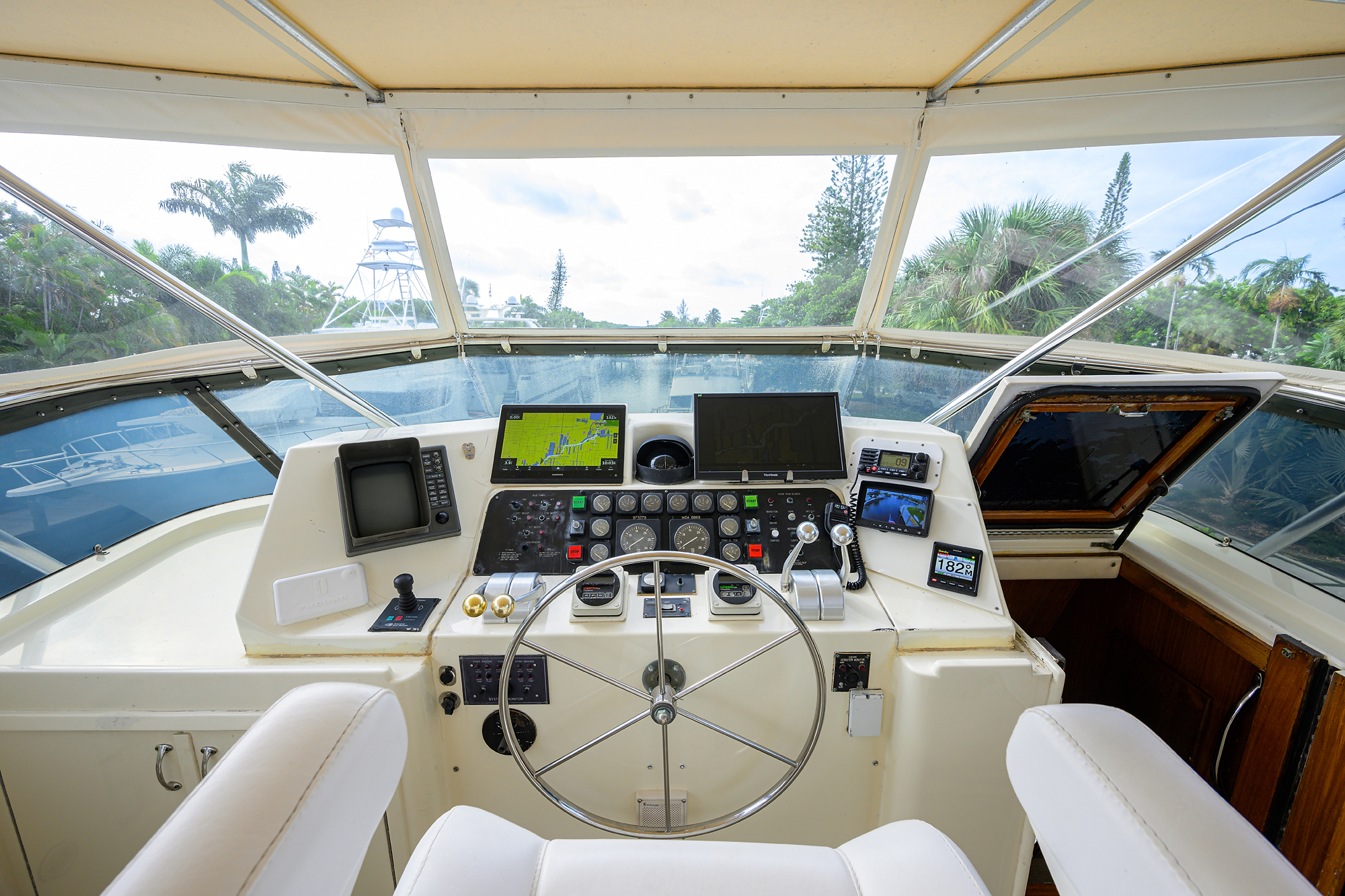 Forever Young yacht photo 31