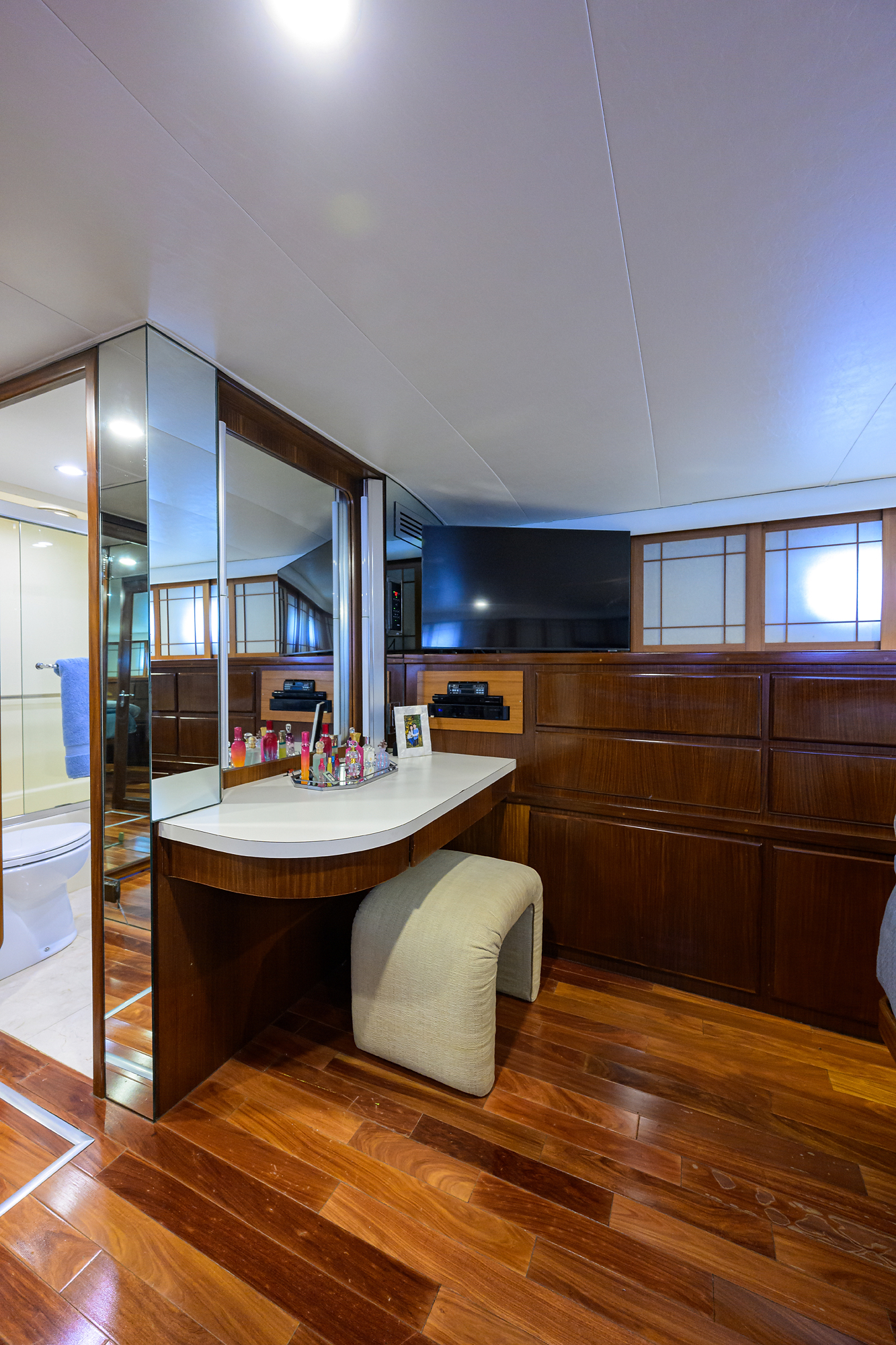 Forever Young yacht photo 145