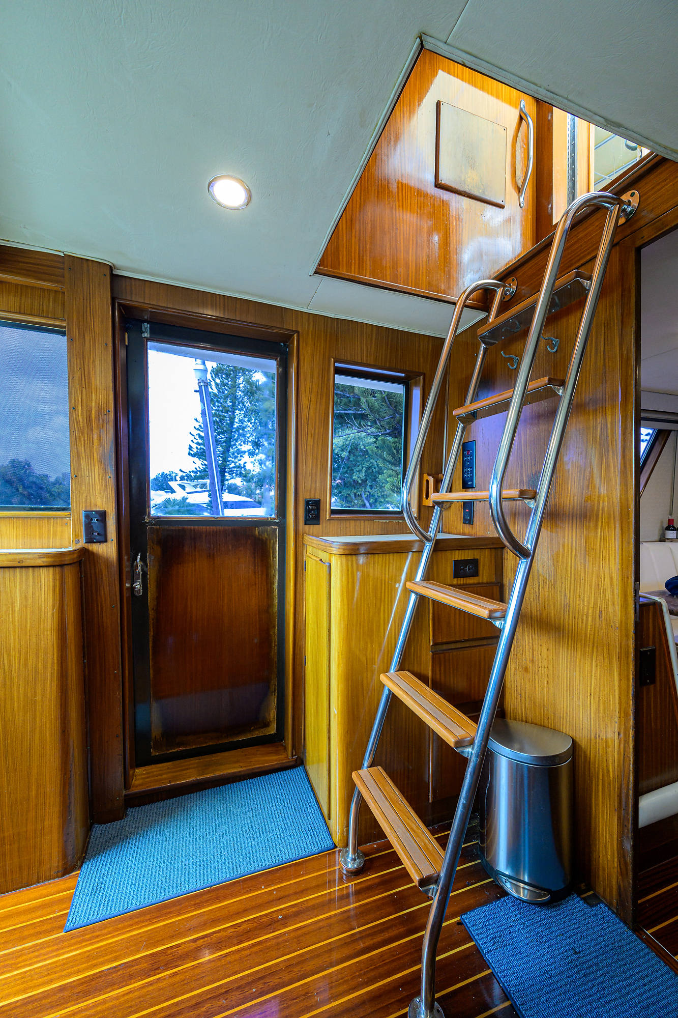 Forever Young yacht photo 114