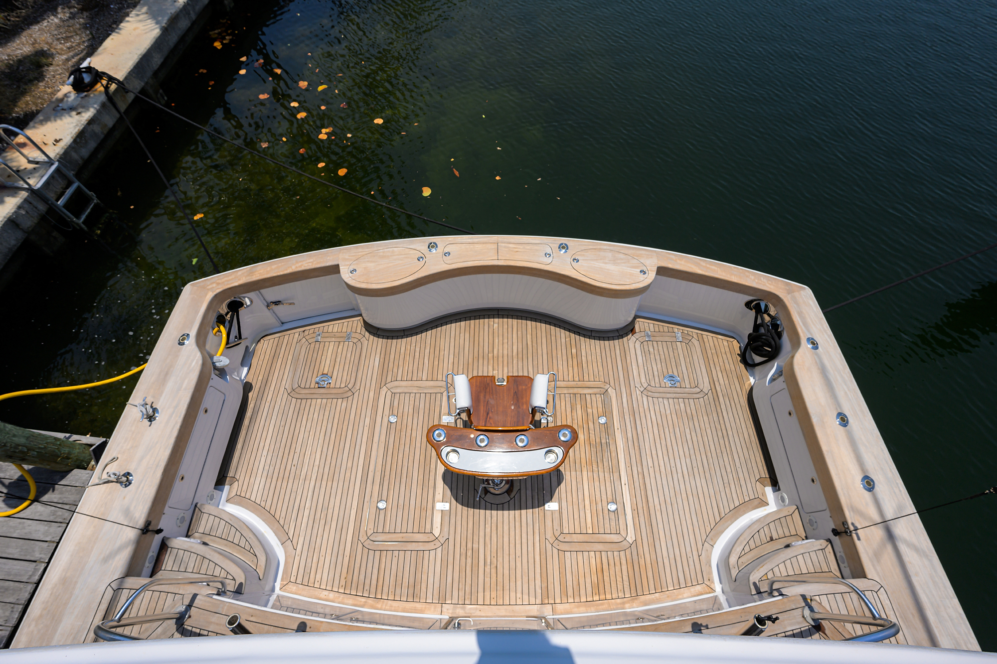 JR yacht photo 49