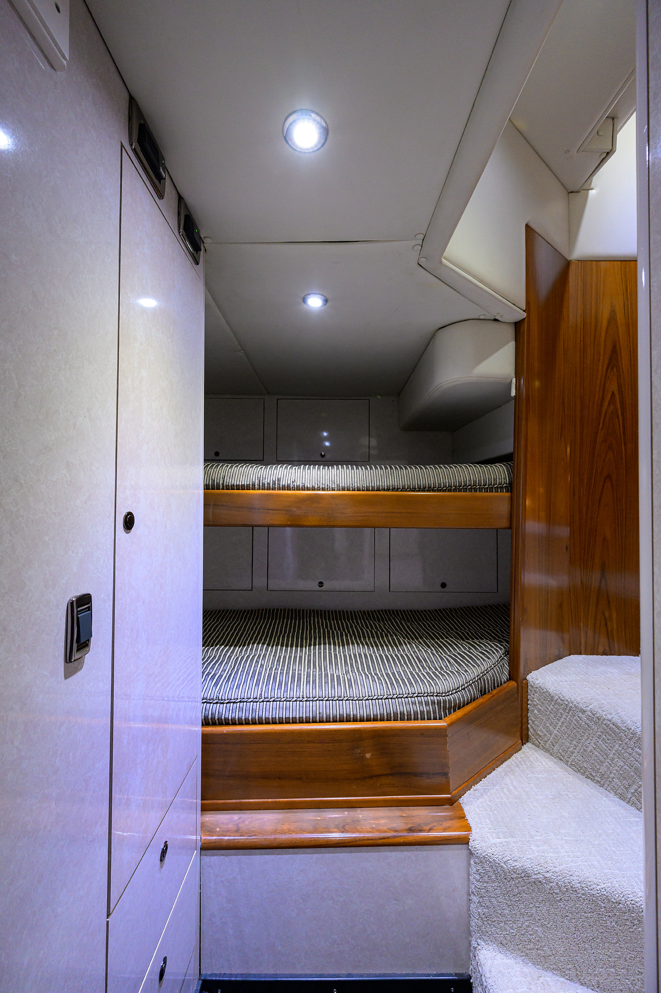 JR yacht photo 131