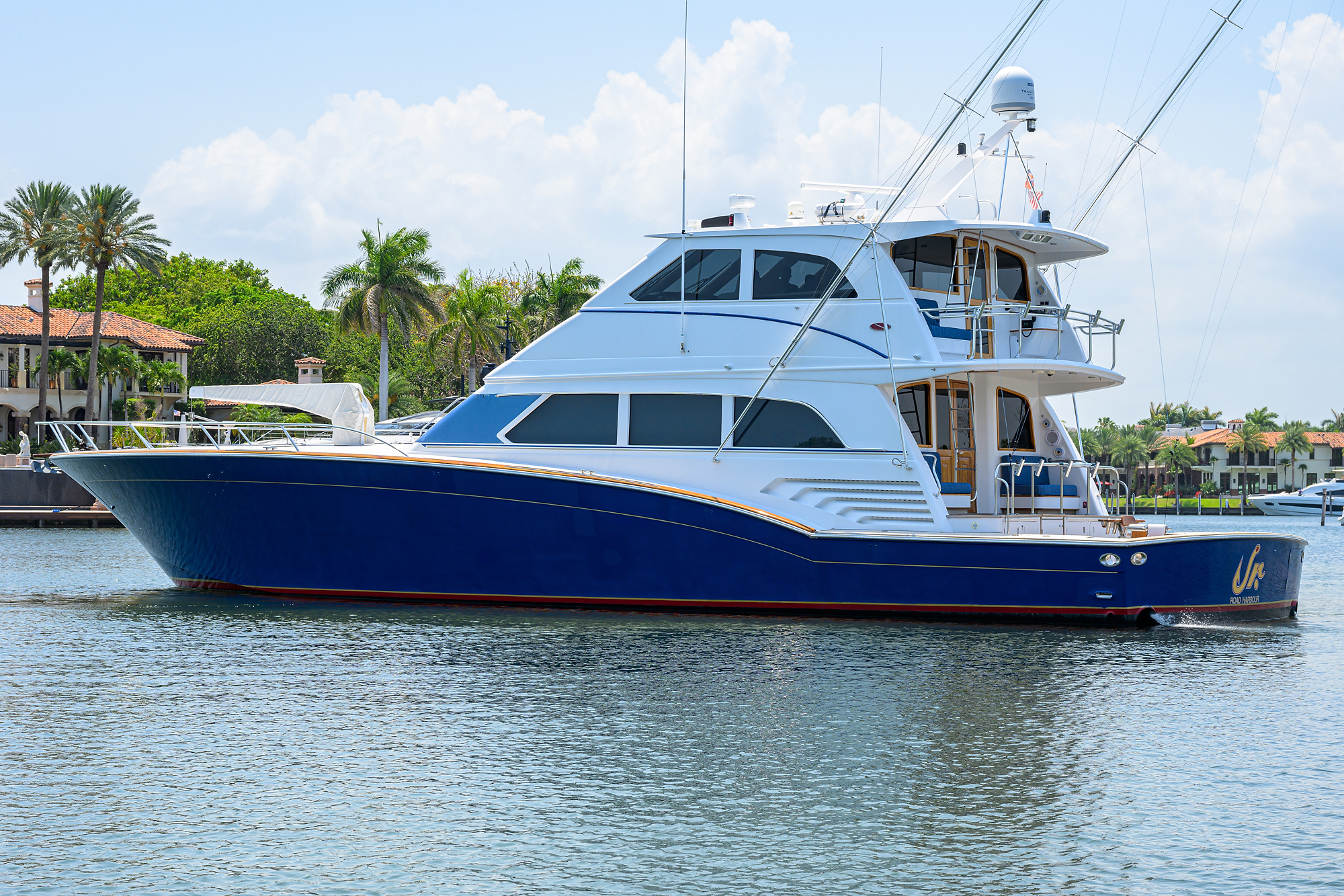JR yacht photo 10