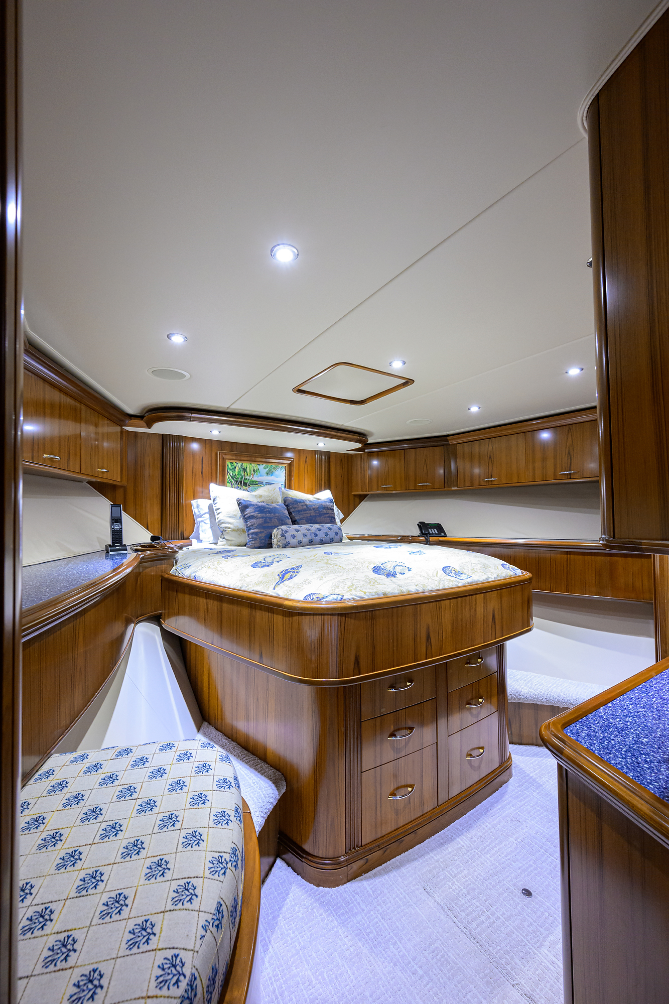 JR yacht photo 100