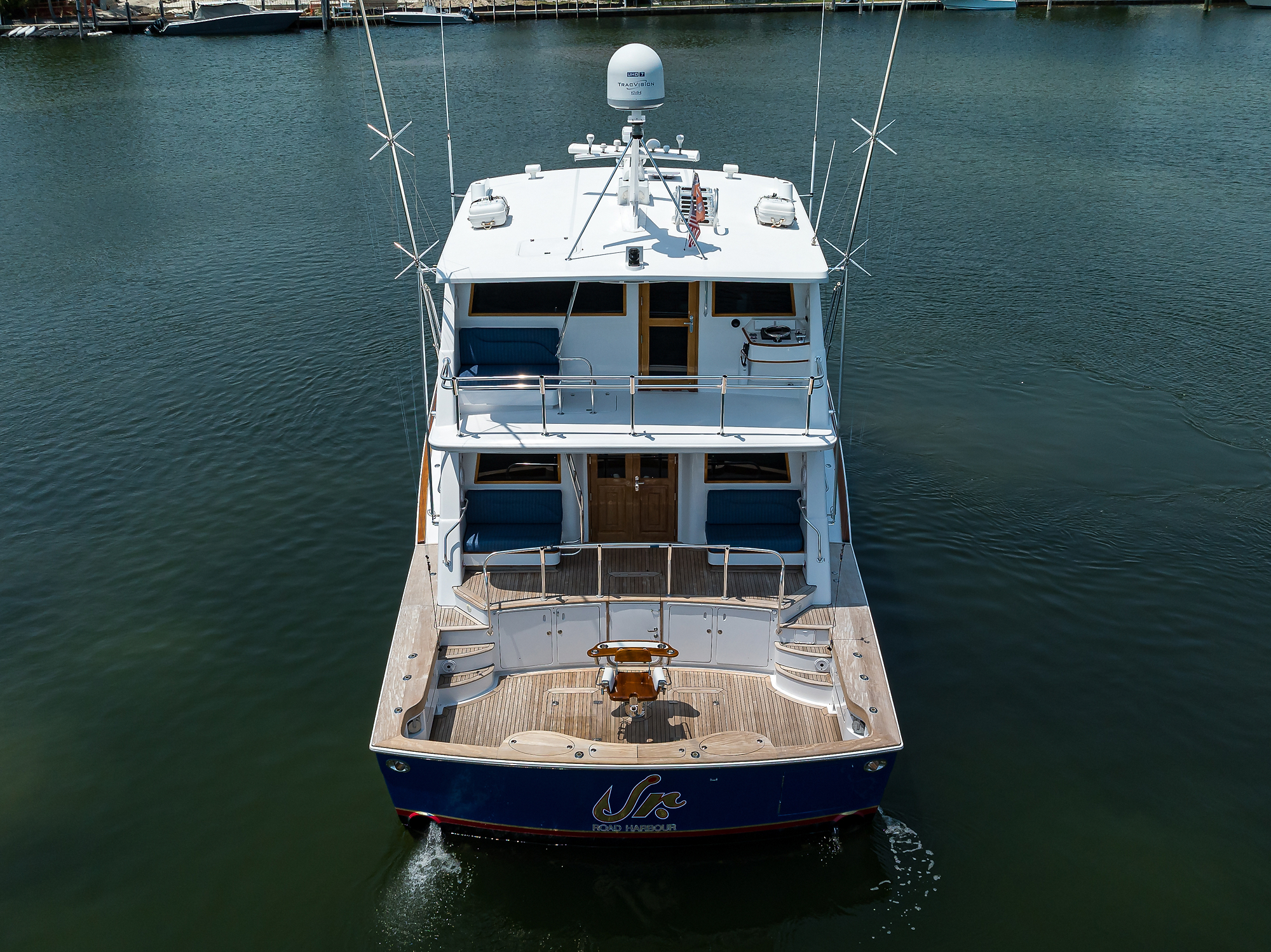 JR yacht photo 24