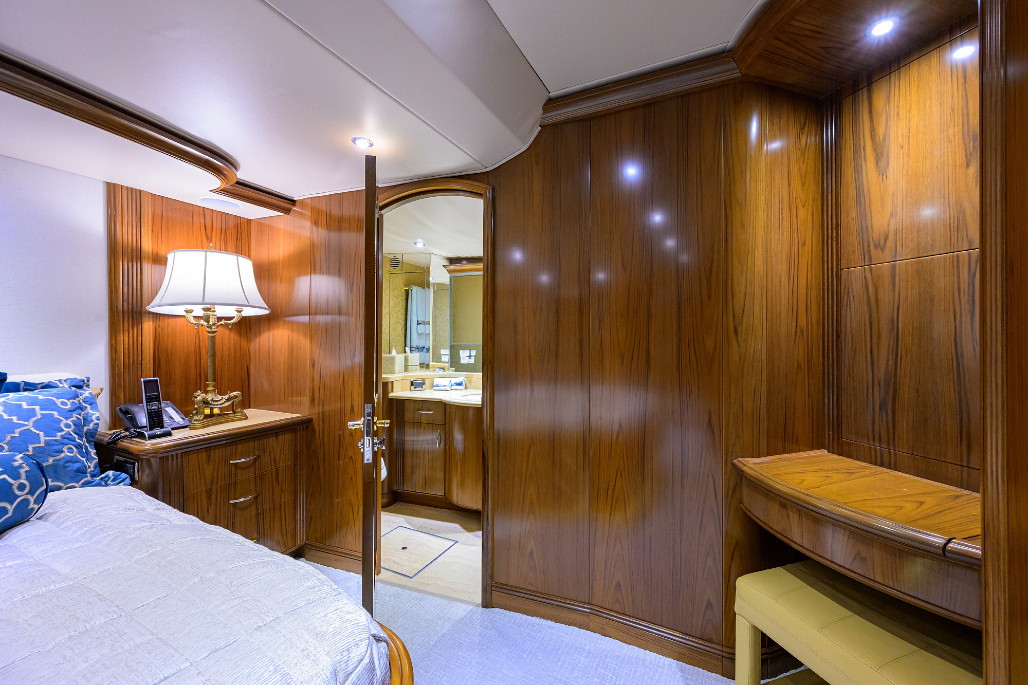 JR yacht photo 123