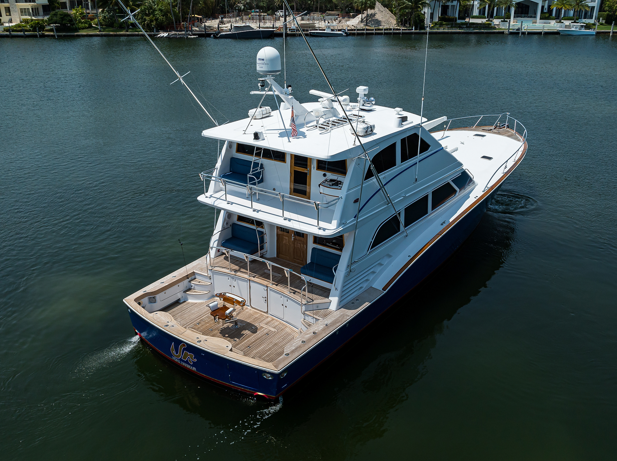 JR yacht photo 26