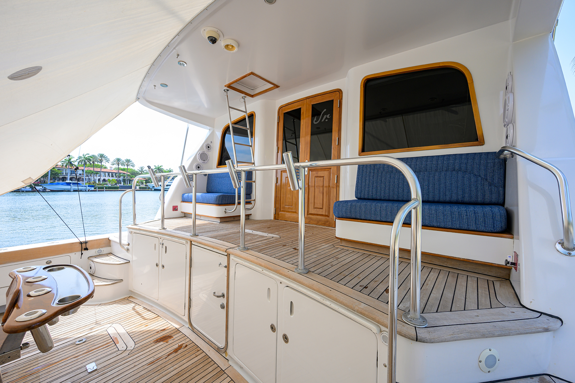 JR yacht photo 56