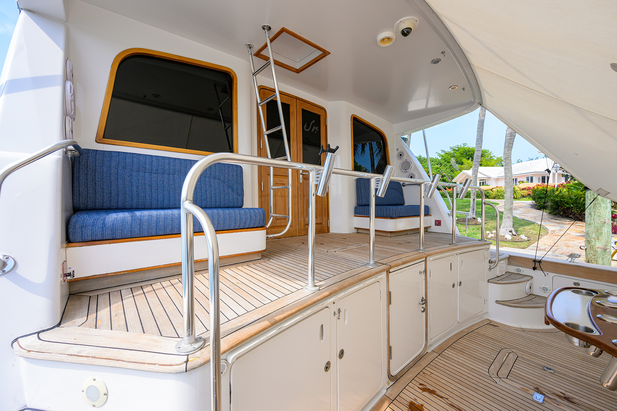 JR yacht photo 54