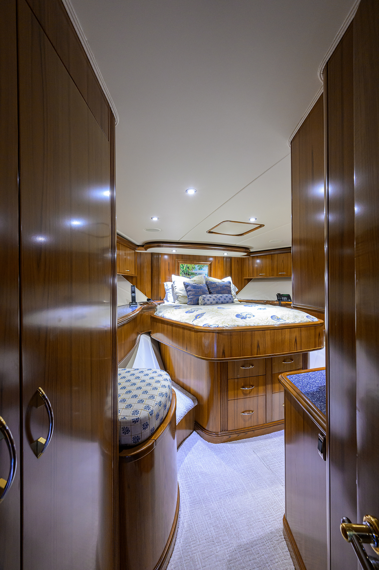 JR yacht photo 99