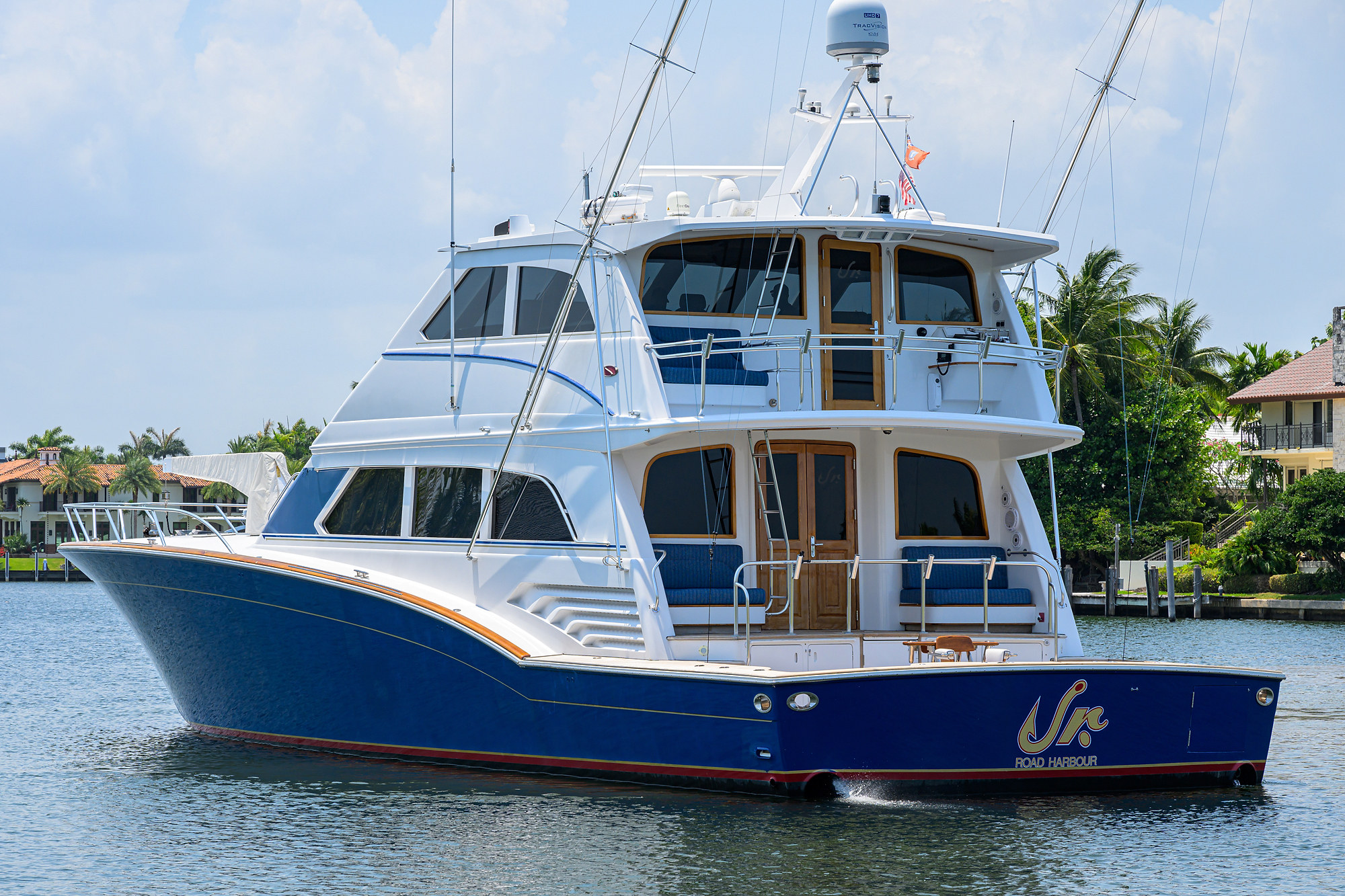 JR yacht photo 11