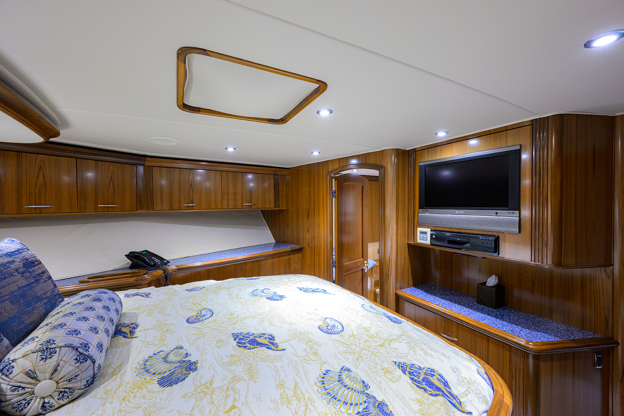 JR yacht photo 102