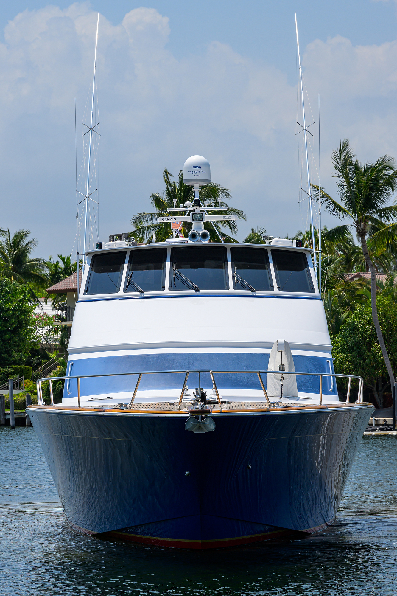 JR yacht photo 5
