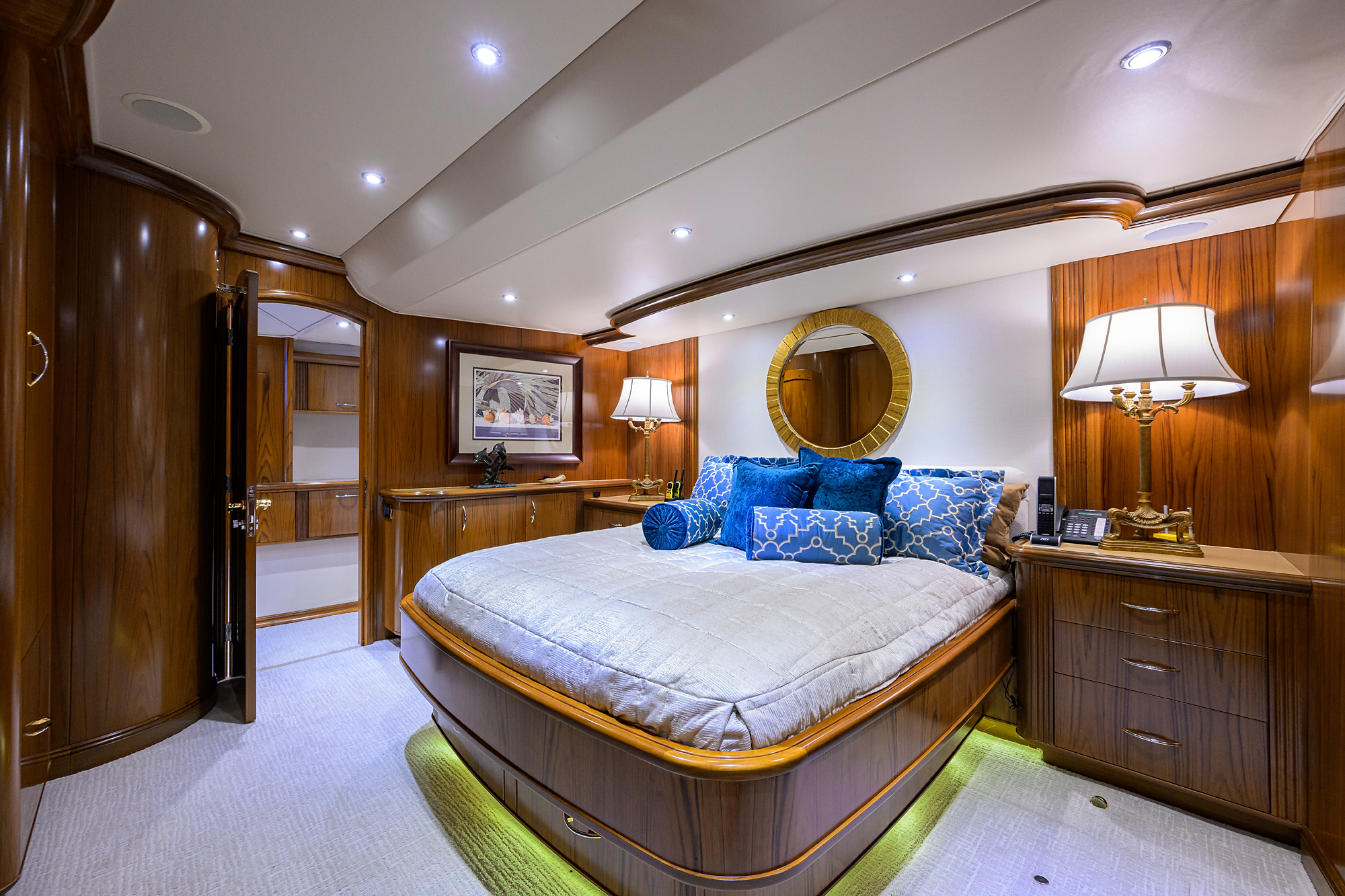 JR yacht photo 120