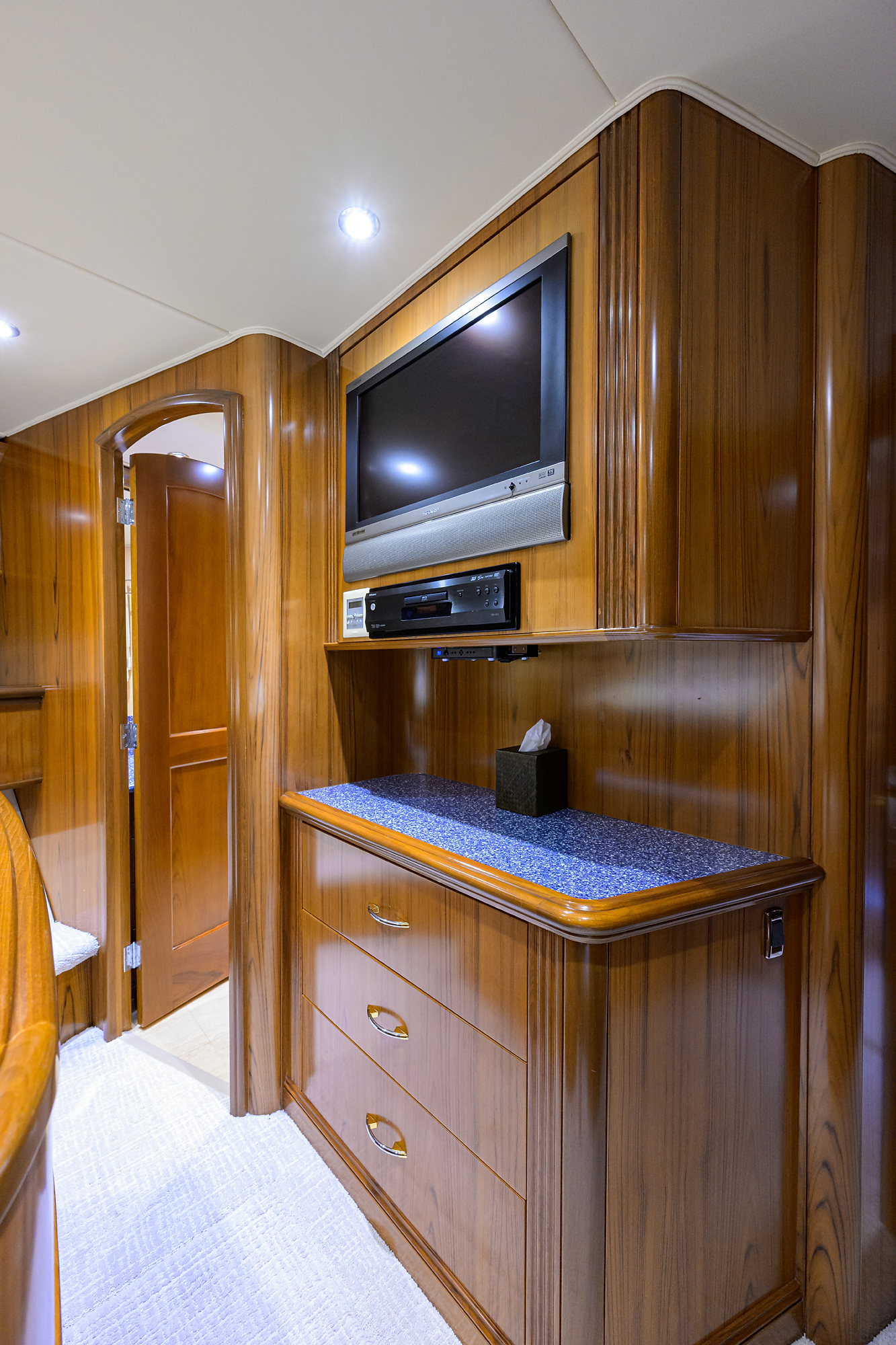 JR yacht photo 105