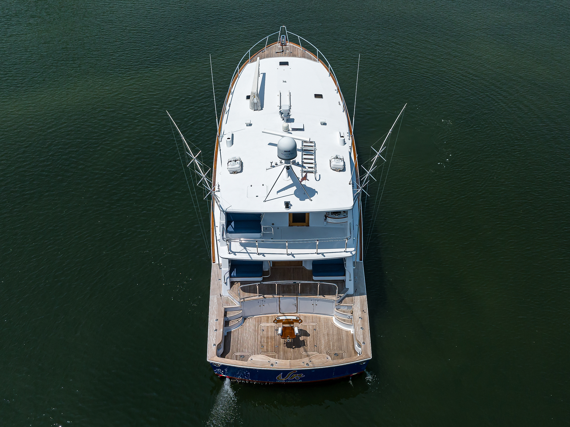 JR yacht photo 25
