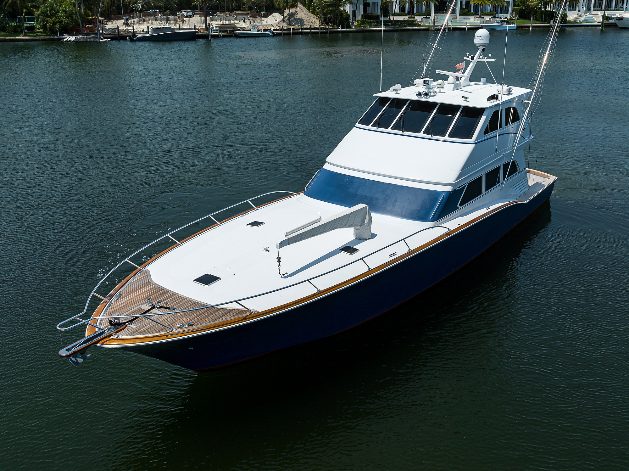 JR yacht photo 21