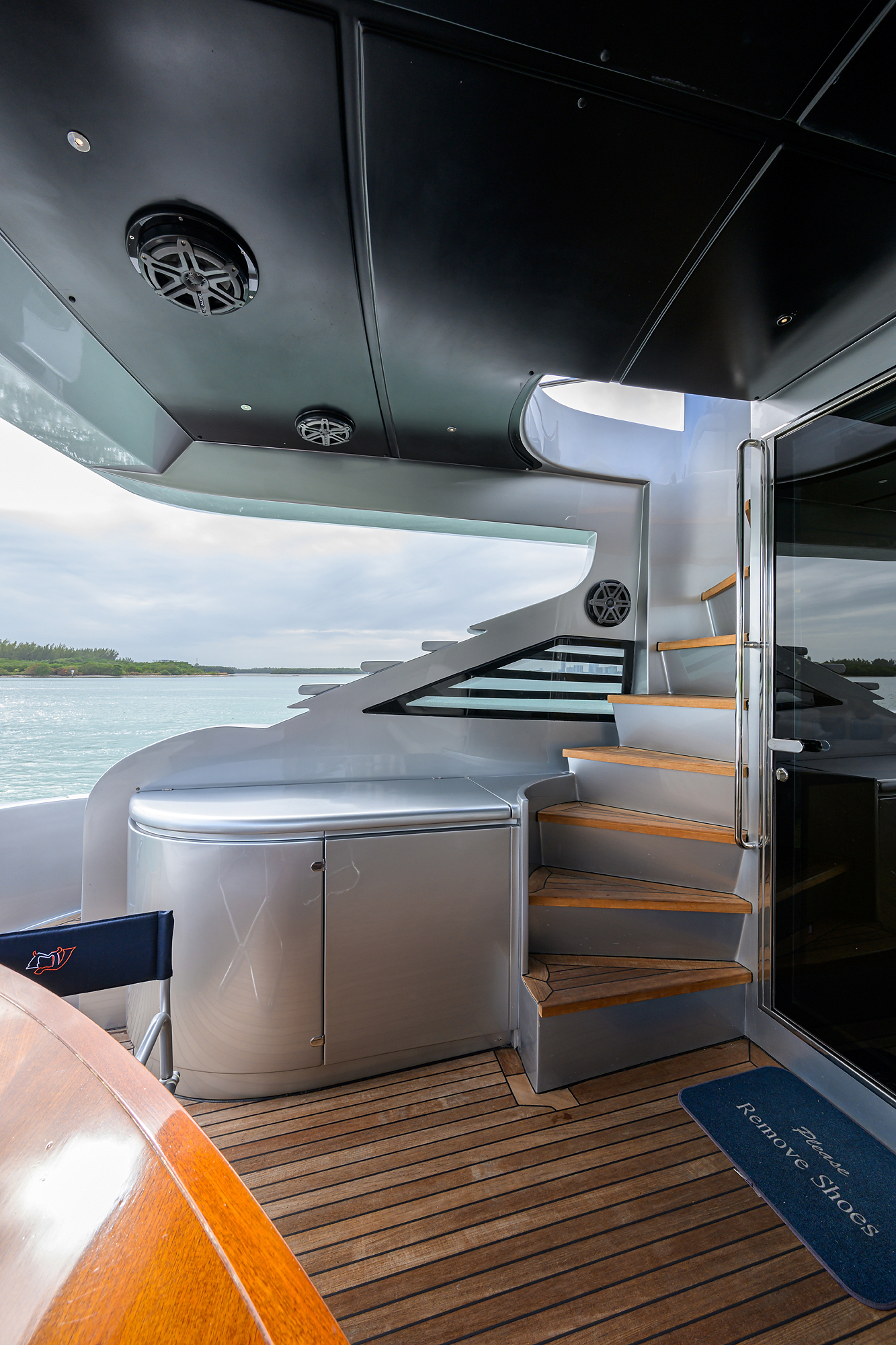 Miura yacht photo 71