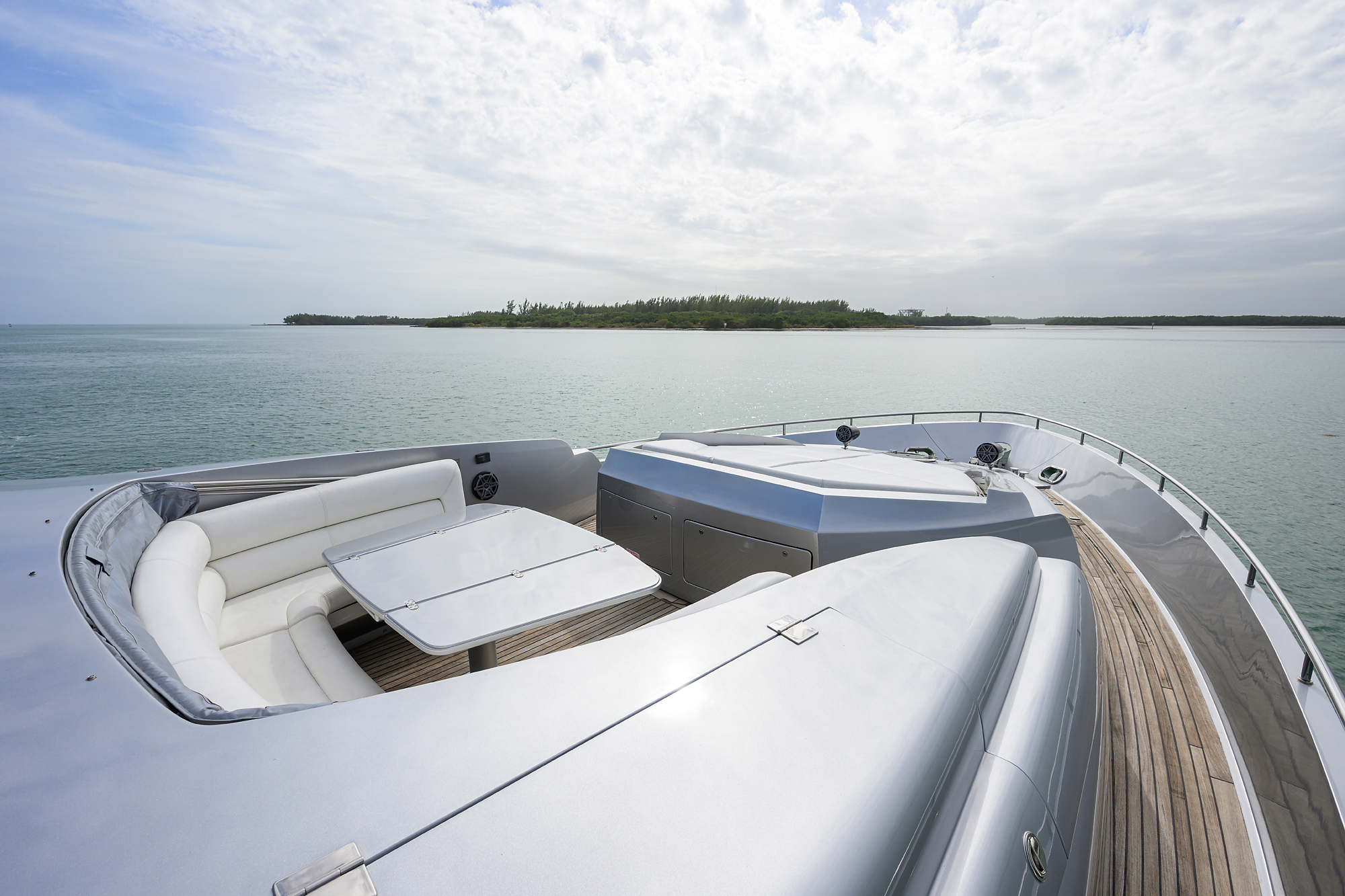 Miura yacht photo 40