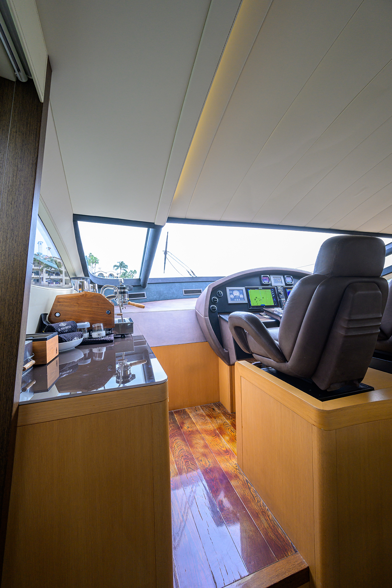 Miura yacht photo 112