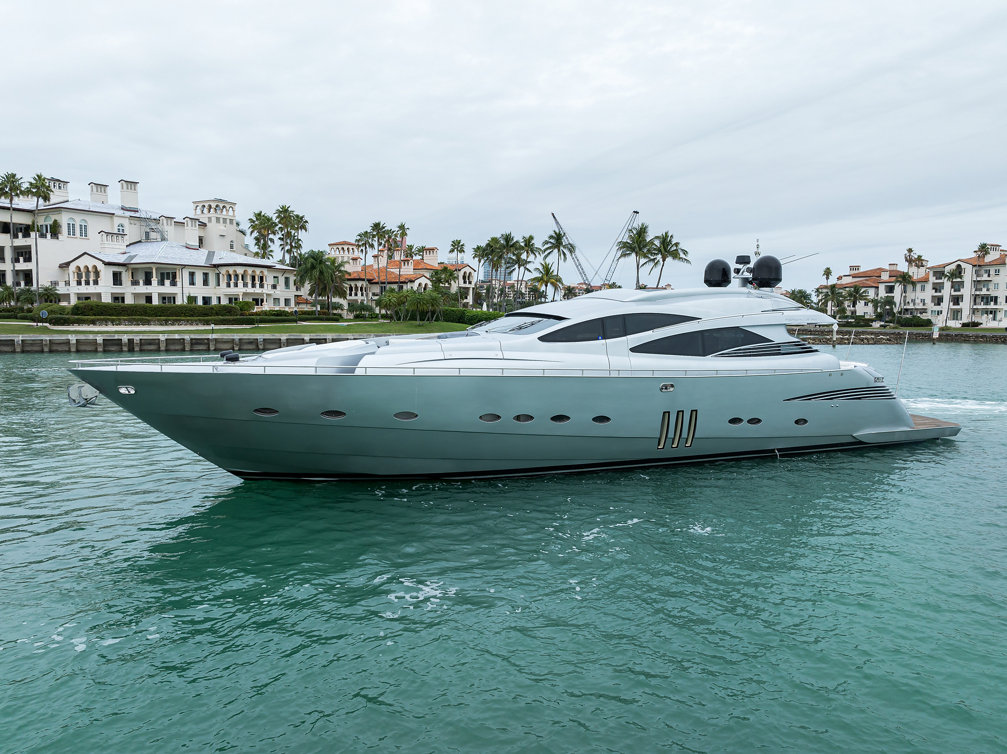 Miura yacht photo 11
