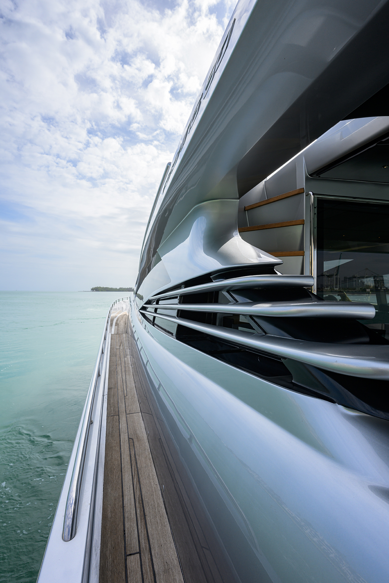 Miura yacht photo 36