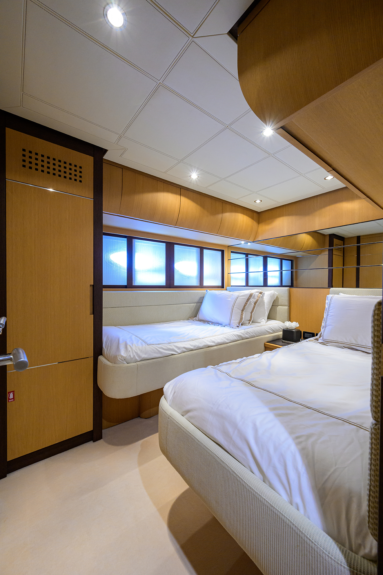 Miura yacht photo 136