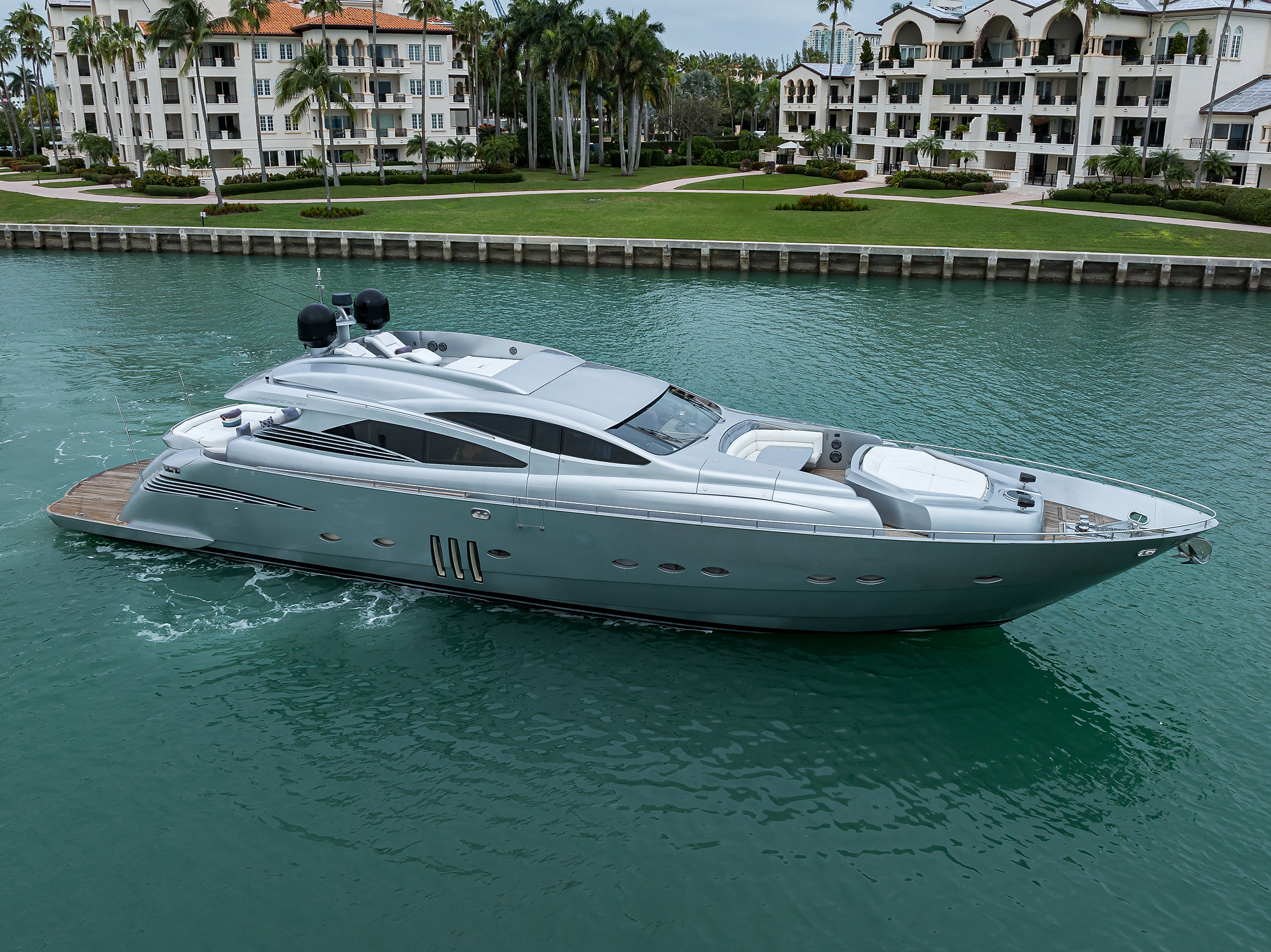 Miura yacht photo 5