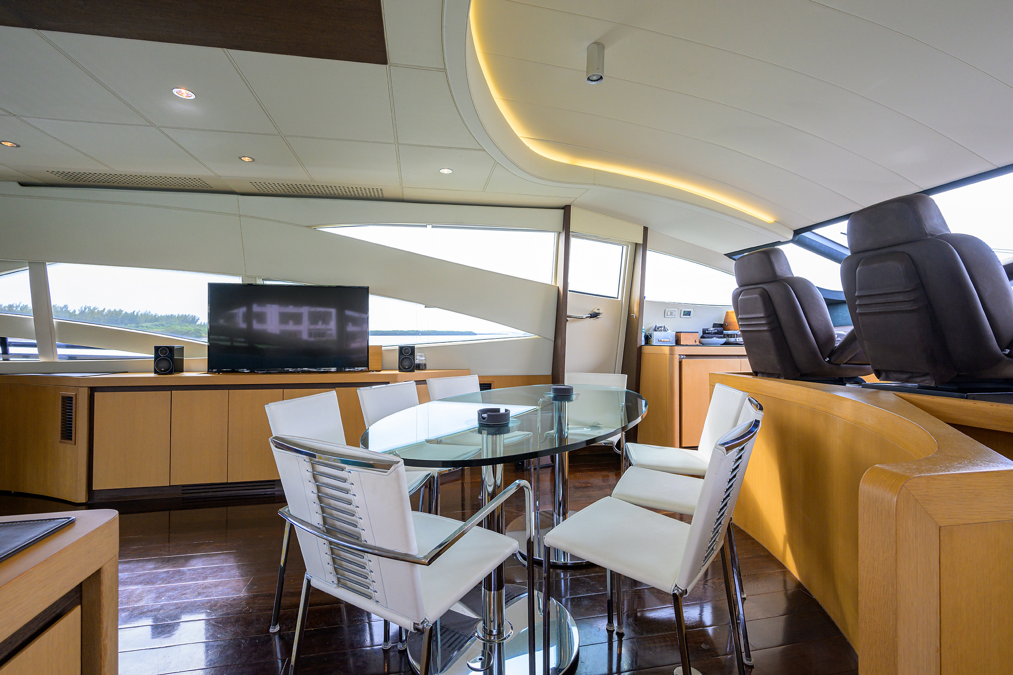 Miura yacht photo 100
