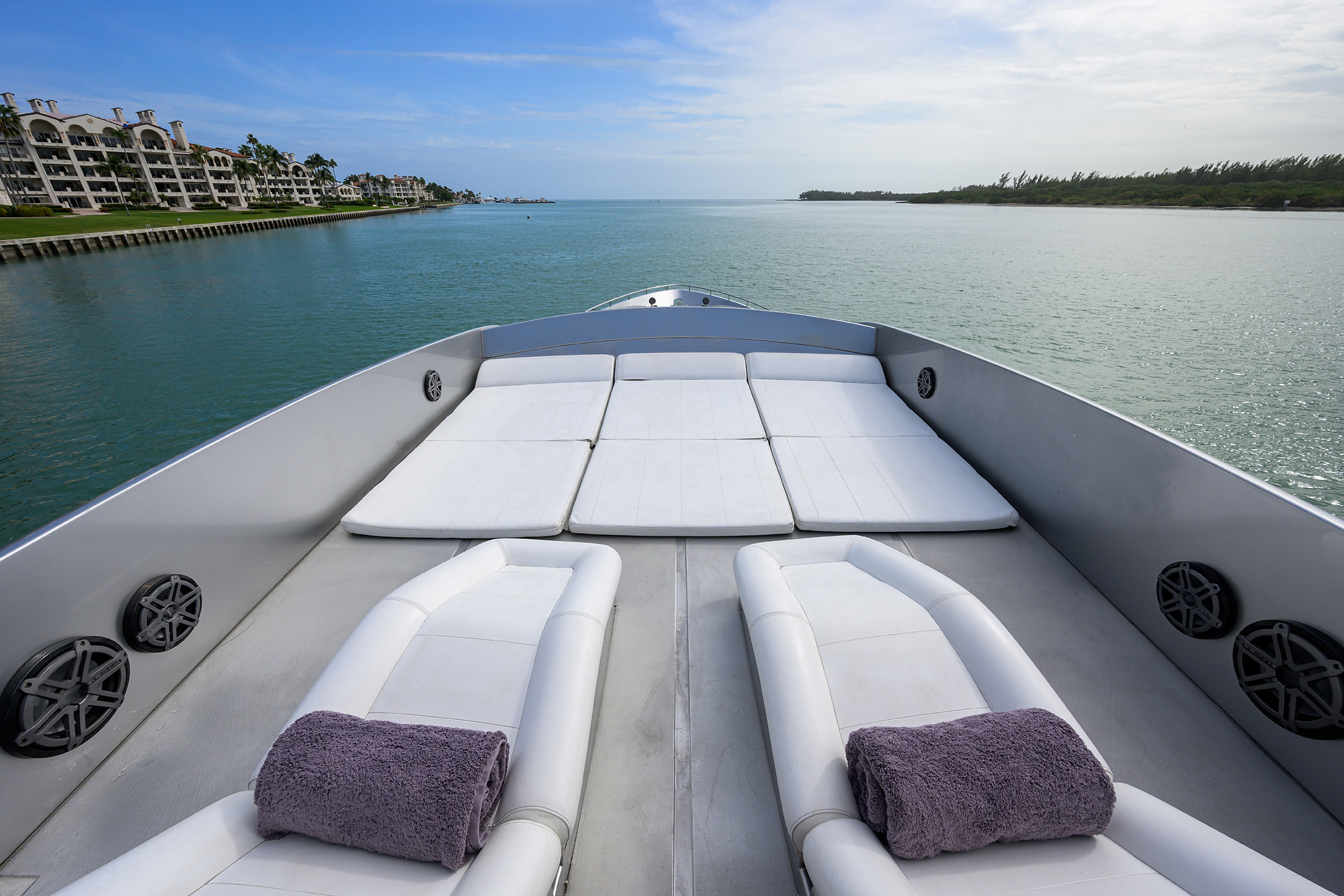 Miura yacht photo 31