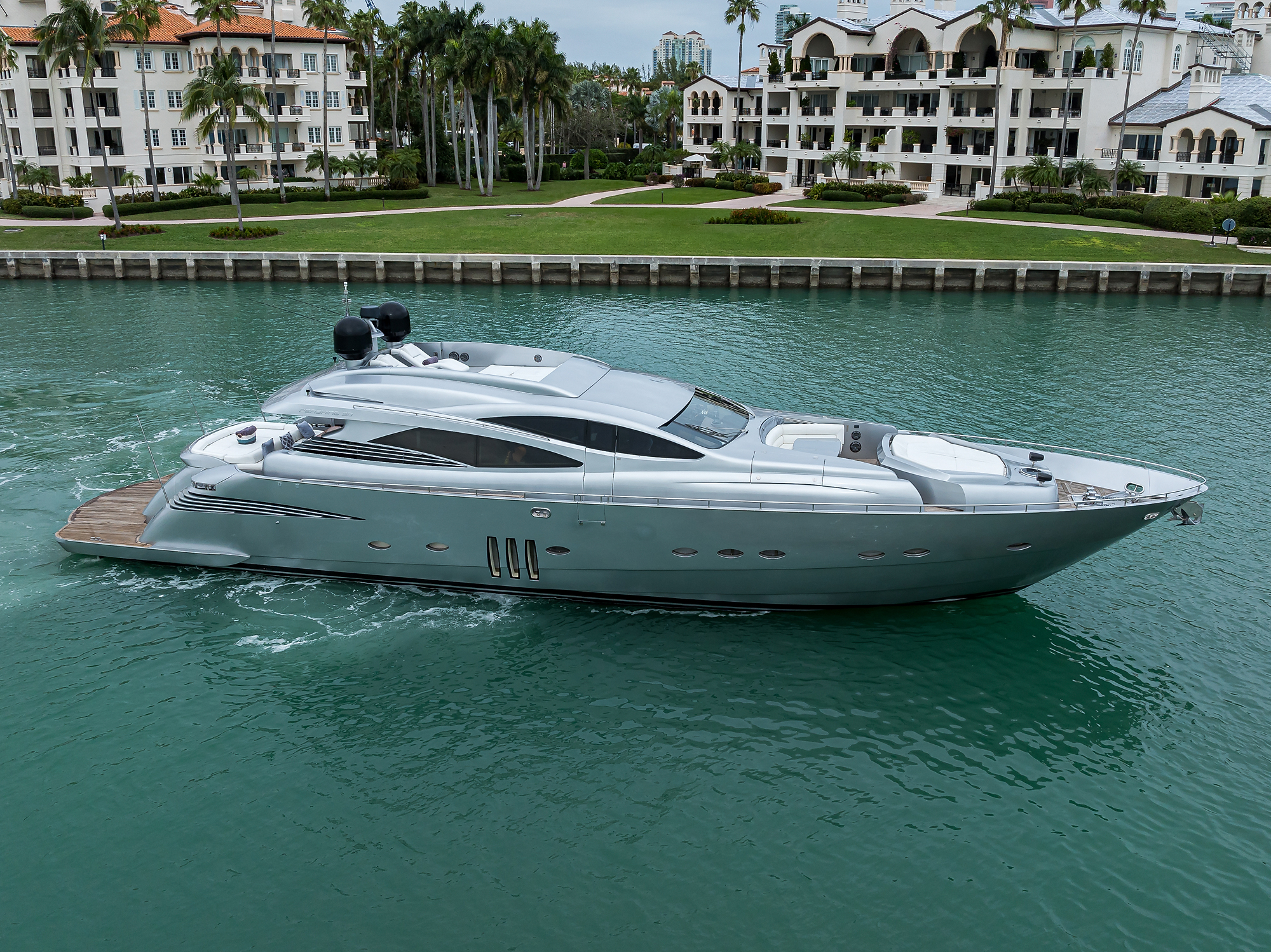 Miura yacht photo 4