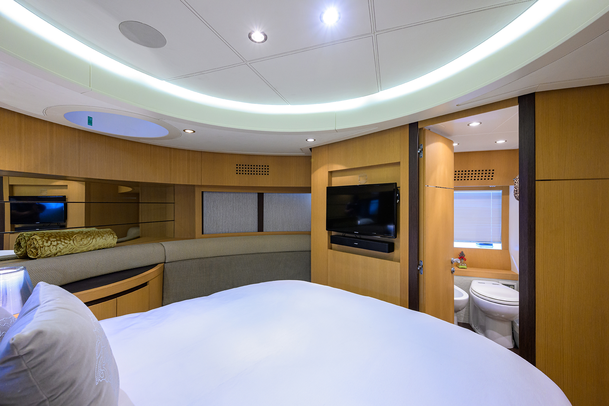 Miura yacht photo 125