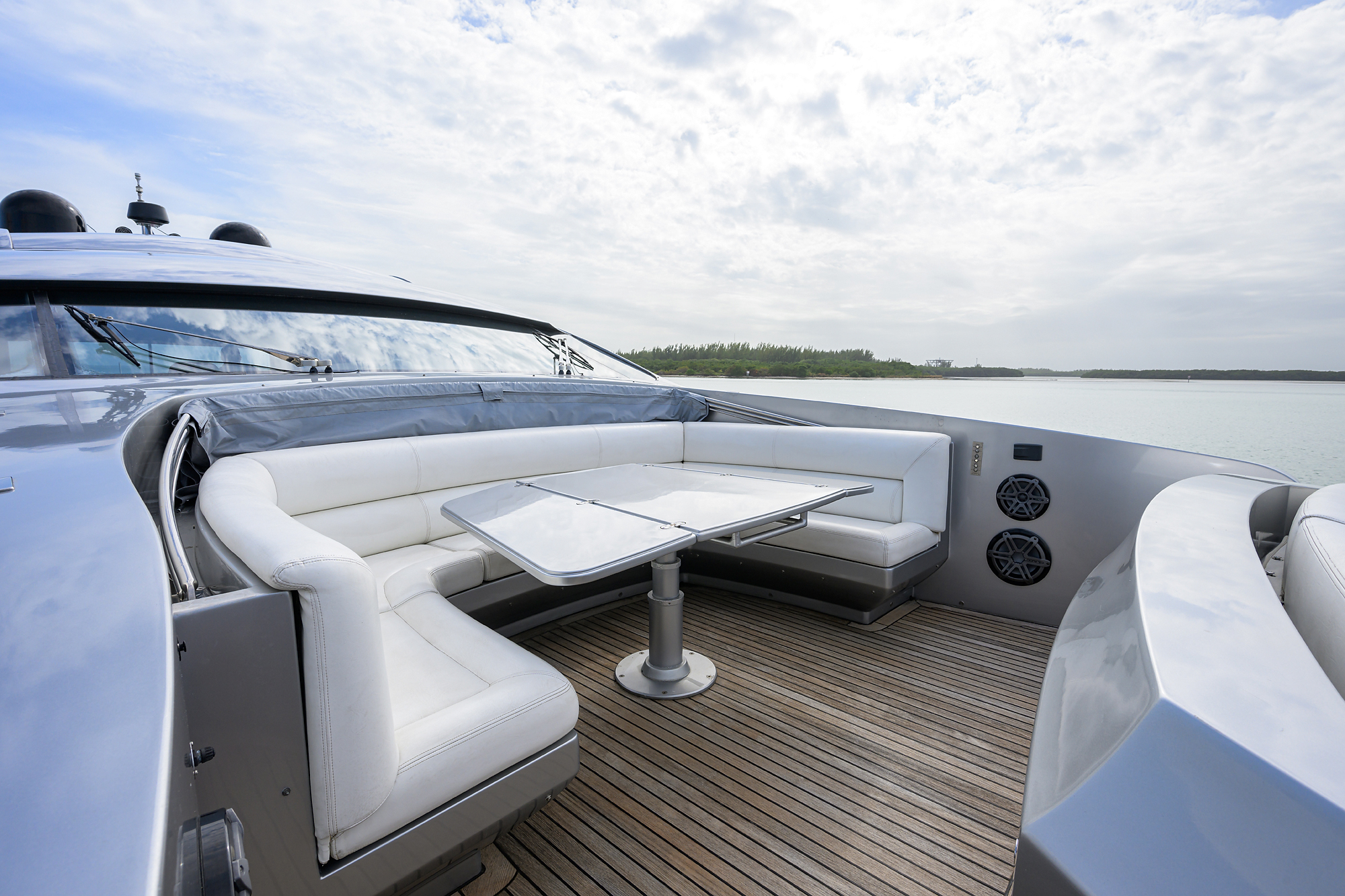 Miura yacht photo 42