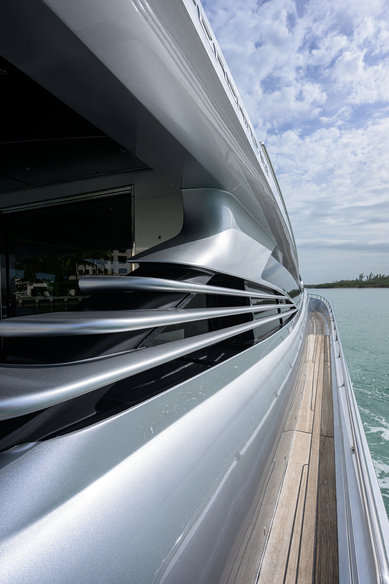 Miura yacht photo 50