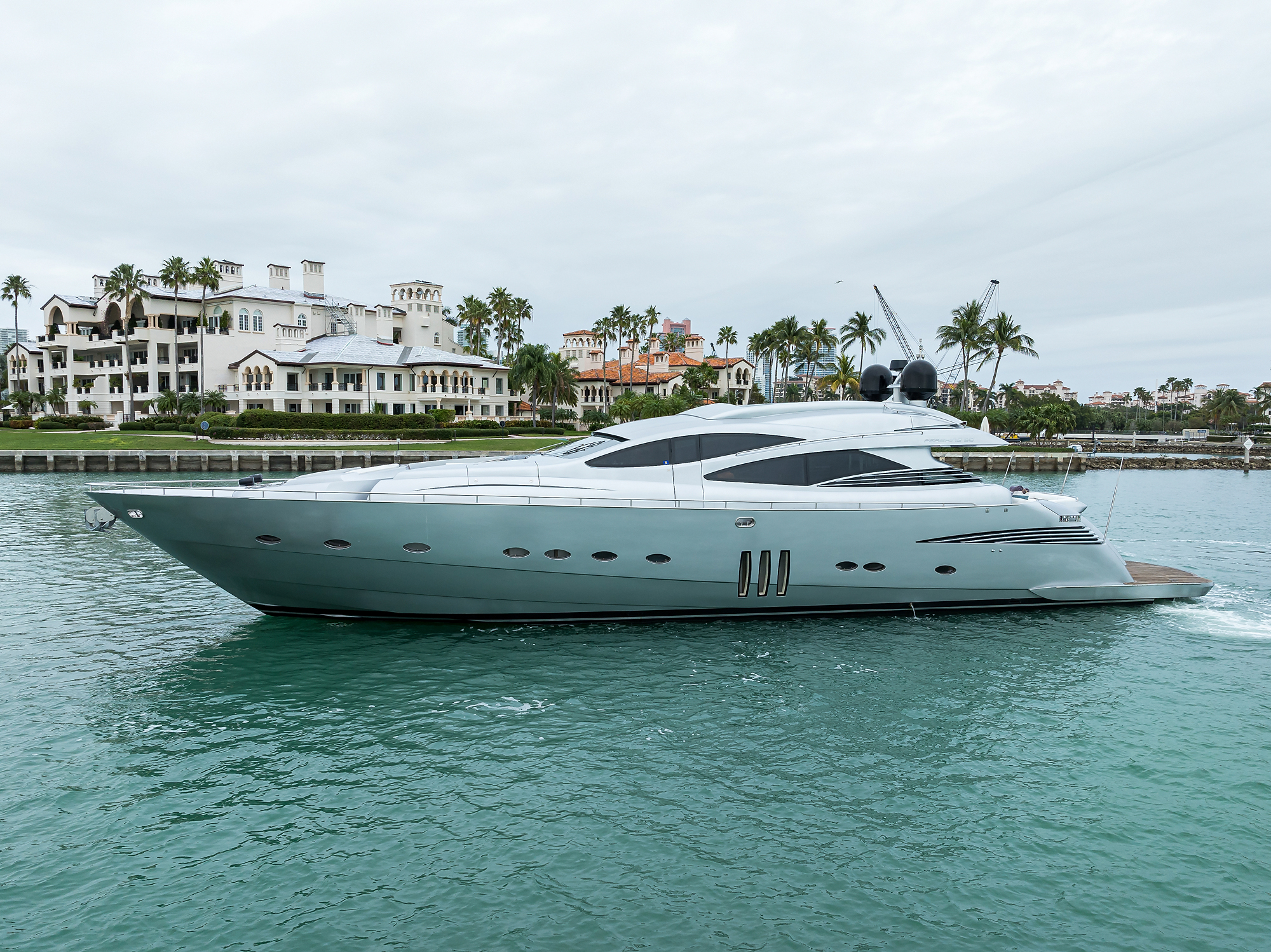 Miura yacht photo 13