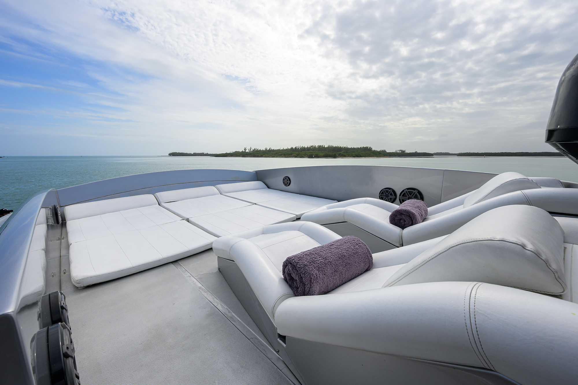 Miura yacht photo 30