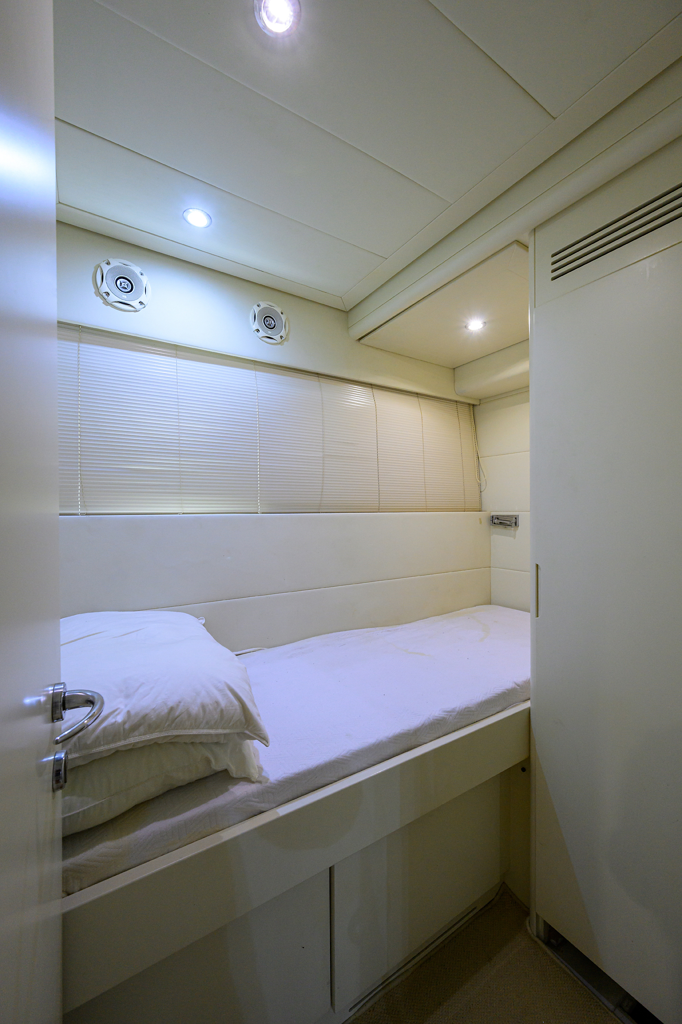Miura yacht photo 162