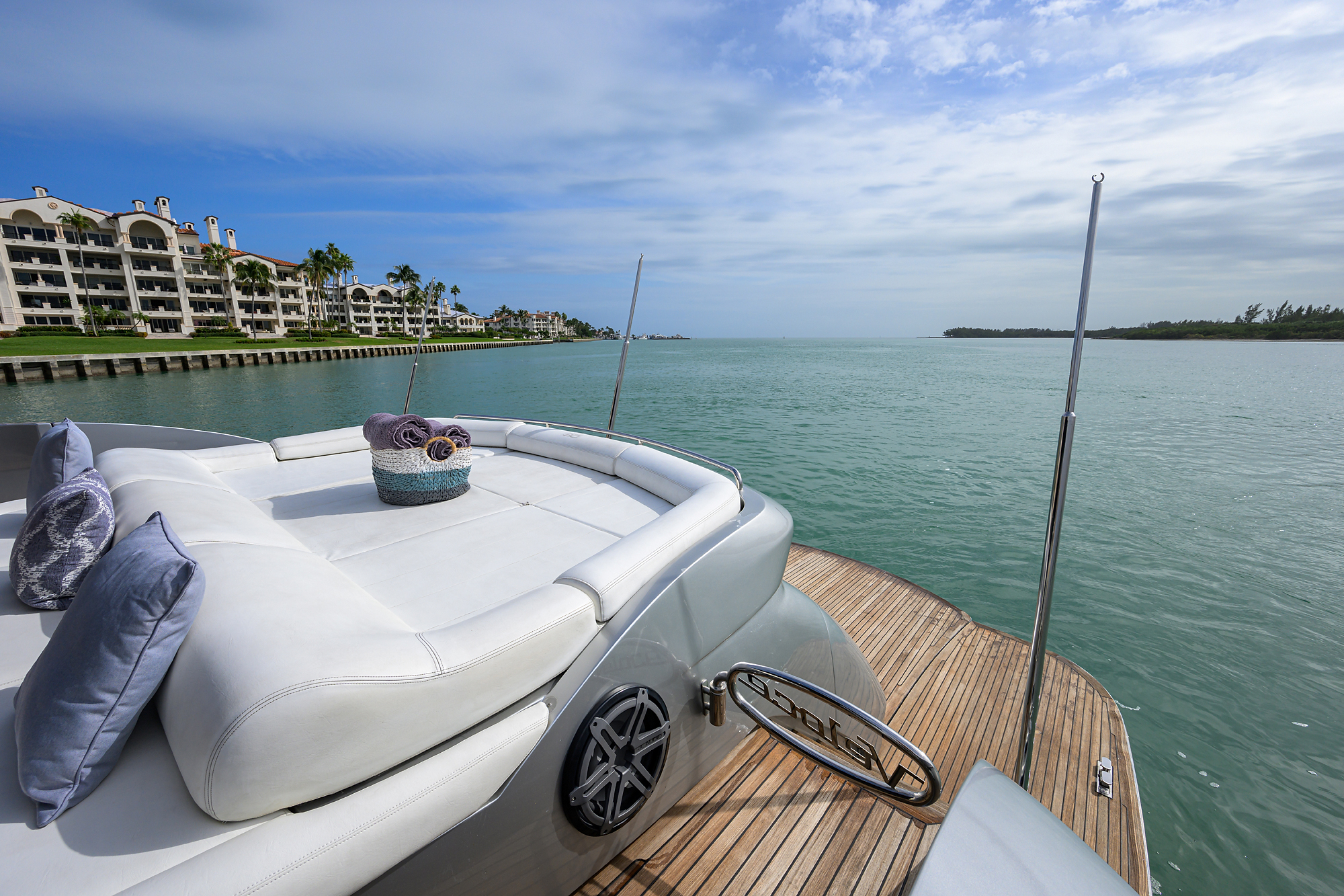 Miura yacht photo 61