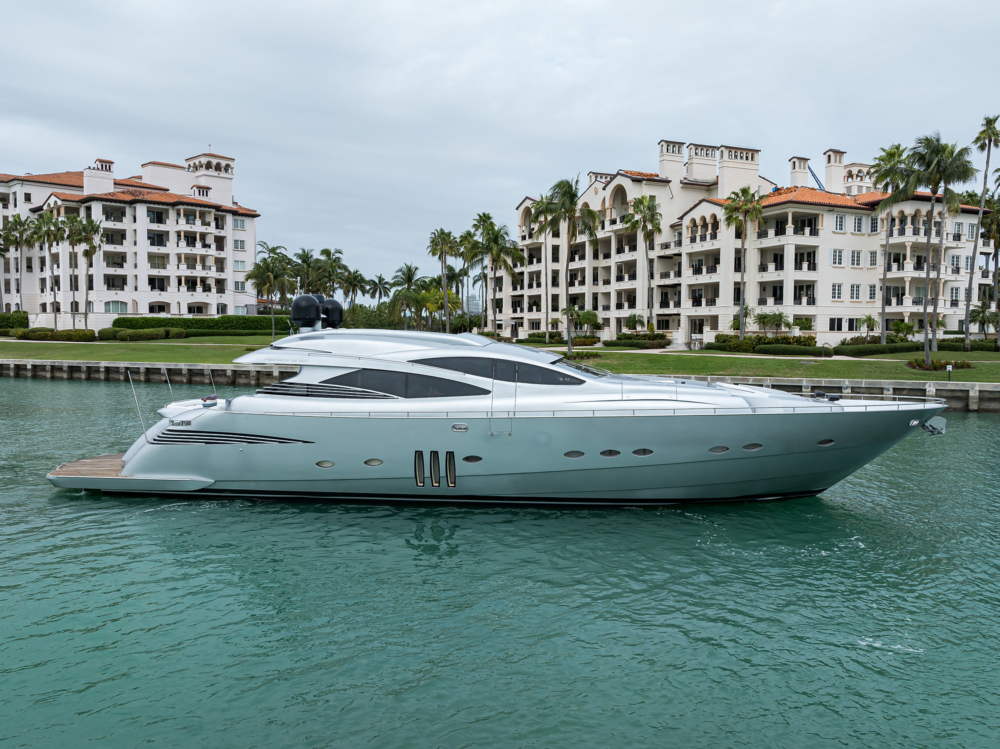 Miura yacht photo 1