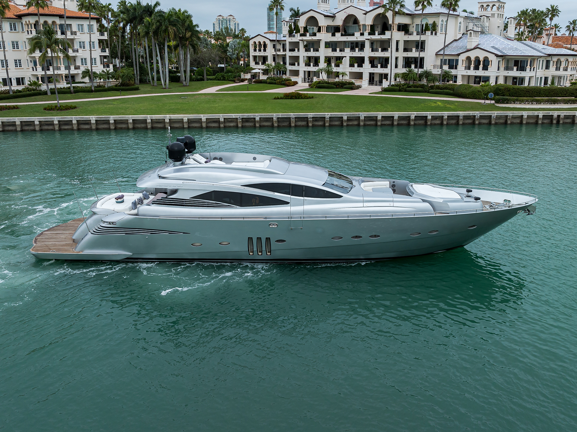 Miura yacht photo 3