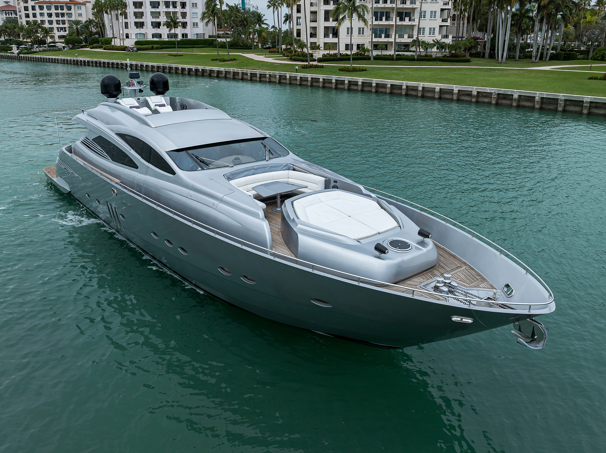 Miura yacht photo 7