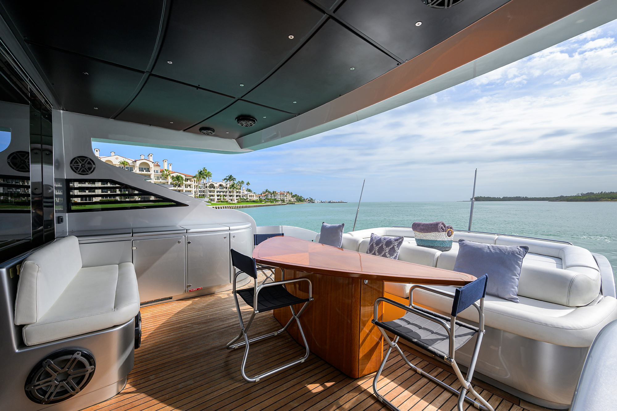 Miura yacht photo 59