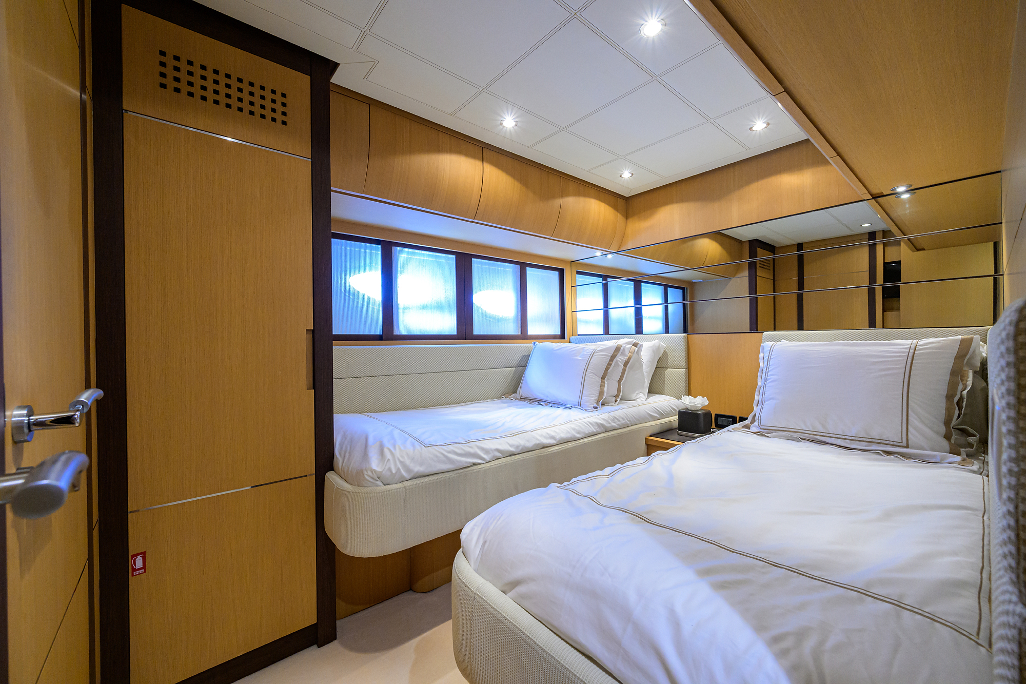 Miura yacht photo 137