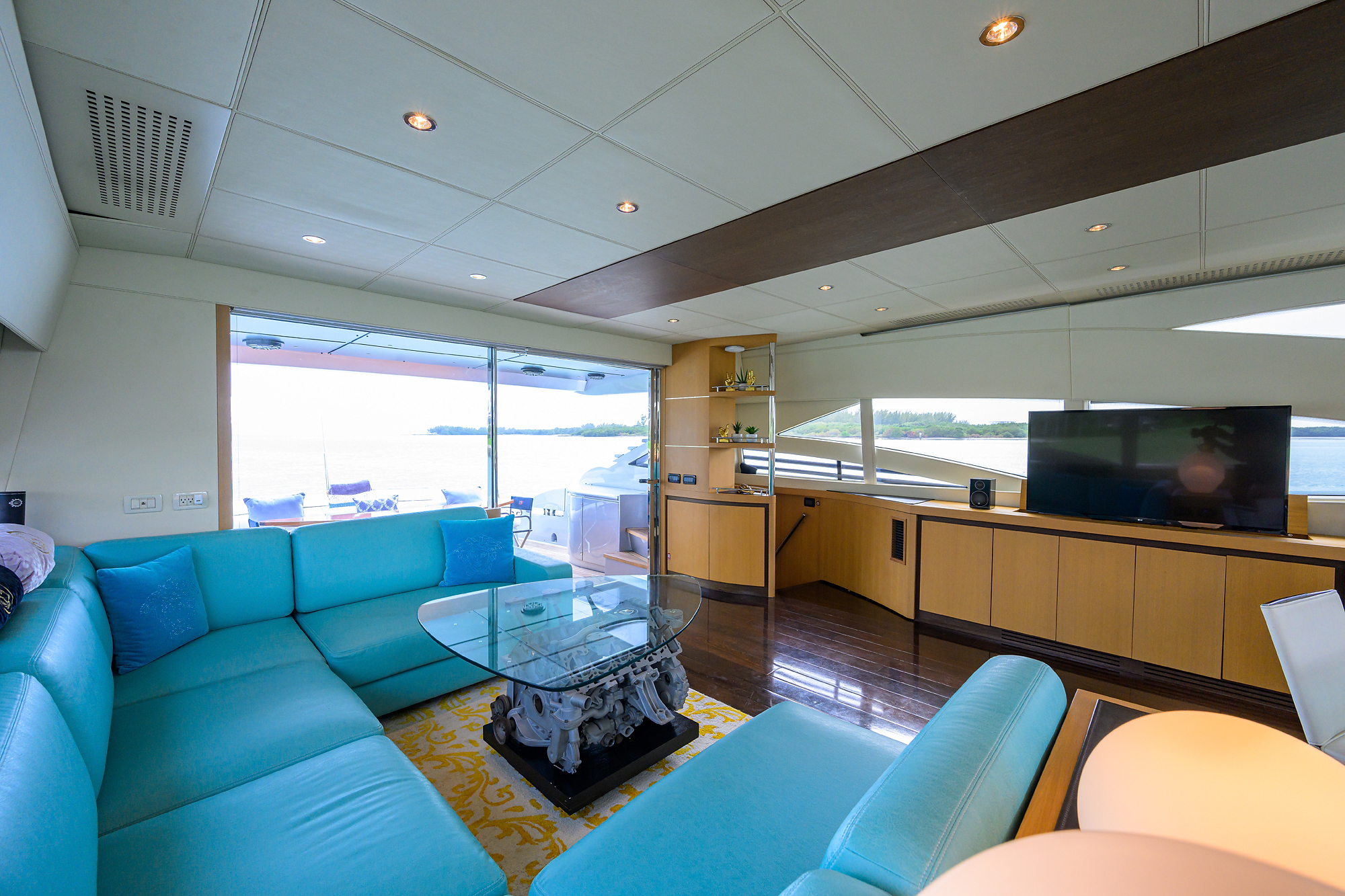 Miura yacht photo 92